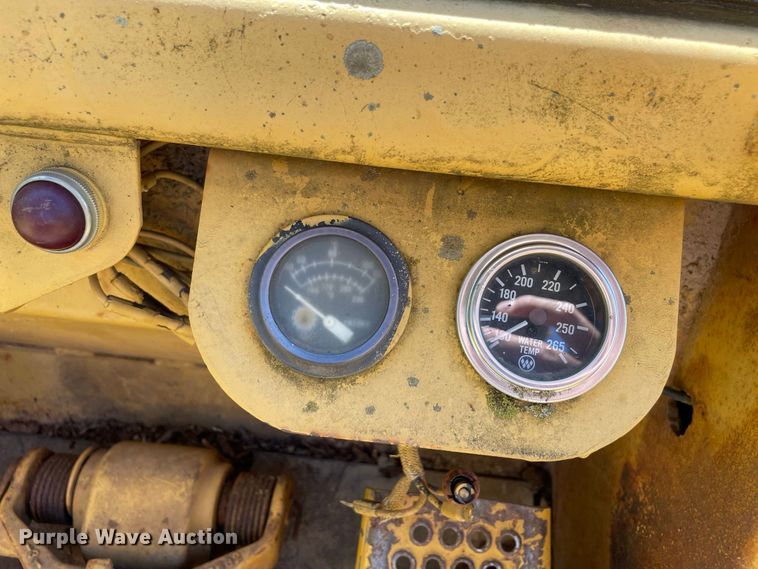 image for item JC9898 1981 Caterpillar 953  track loader