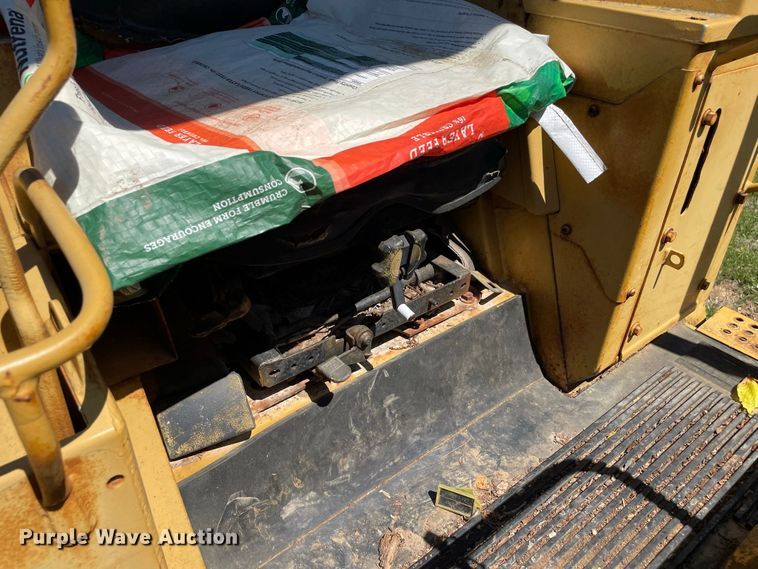 image for item JC9898 1981 Caterpillar 953  track loader