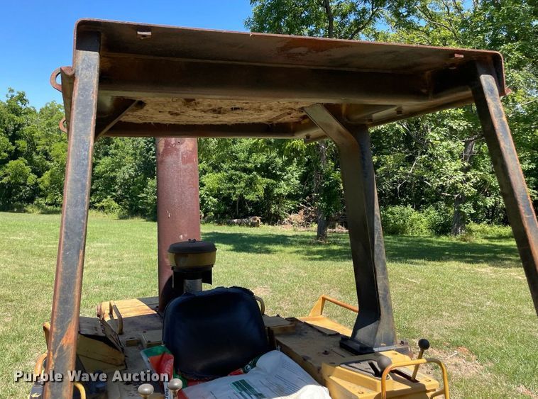 image for item JC9898 1981 Caterpillar 953  track loader