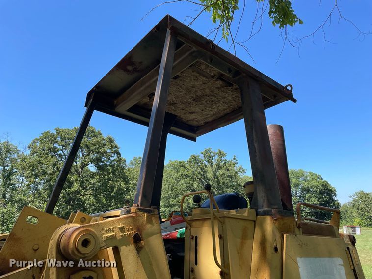 image for item JC9898 1981 Caterpillar 953  track loader