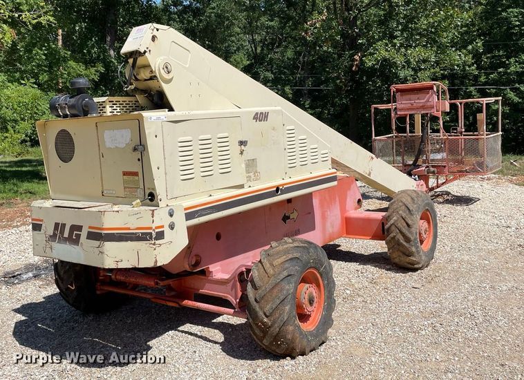 image for item JC9899 1998 JLG 40H  boom lift