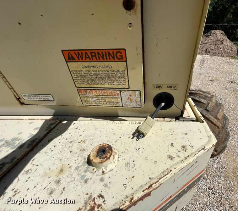 image for item JC9899 1998 JLG 40H  boom lift