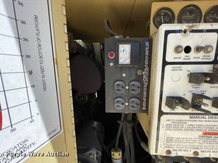 image for item JC9899 1998 JLG 40H  boom lift