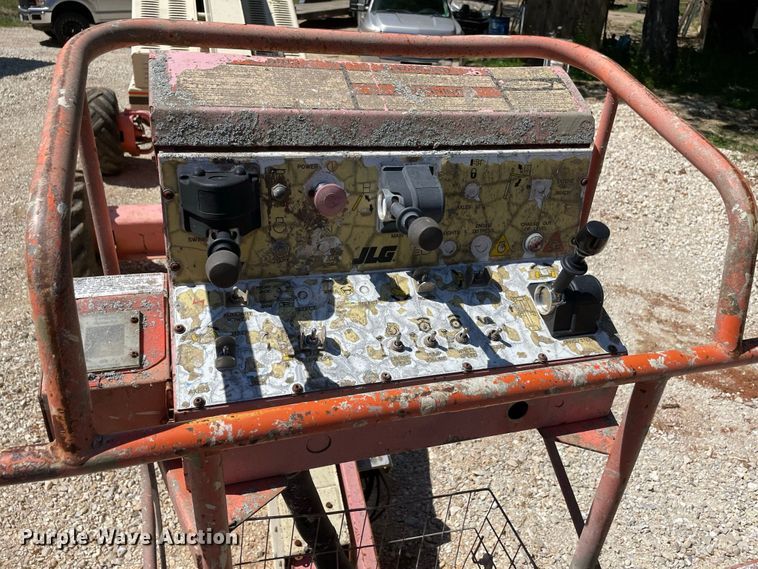 image for item JC9899 1998 JLG 40H  boom lift