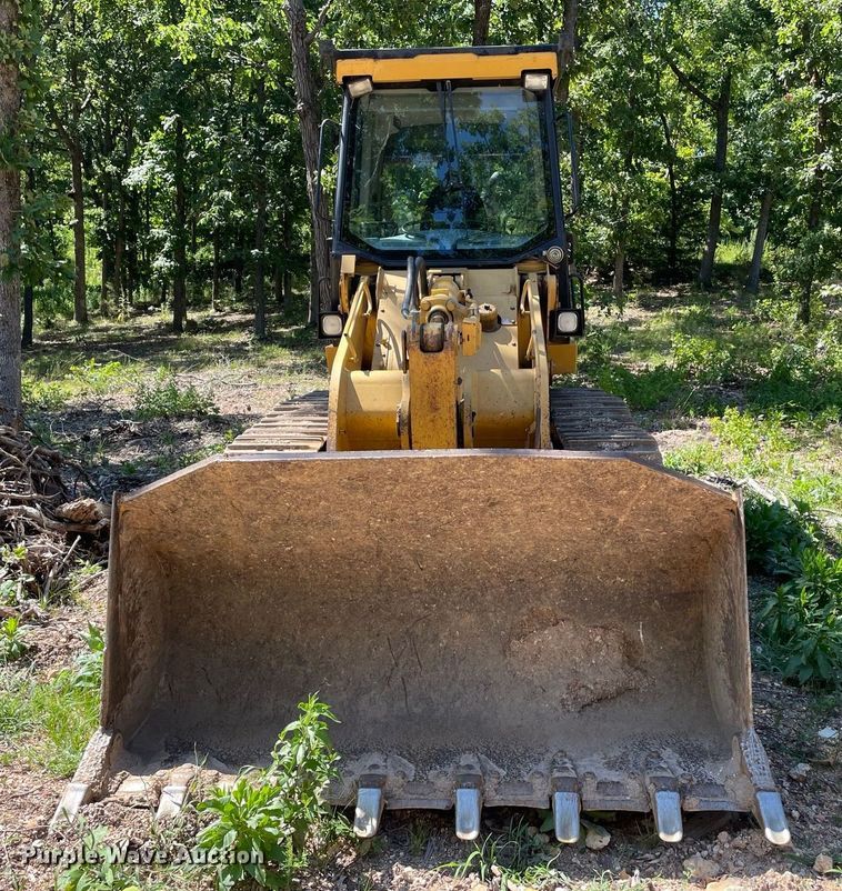 image for item JC9900 2004 Caterpillar 953C  track loader