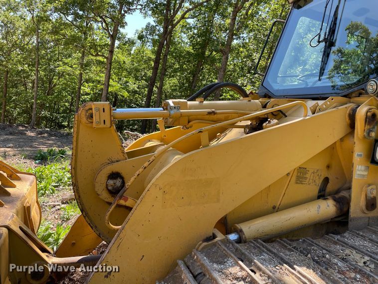 image for item JC9900 2004 Caterpillar 953C  track loader