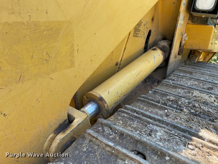 image for item JC9900 2004 Caterpillar 953C  track loader