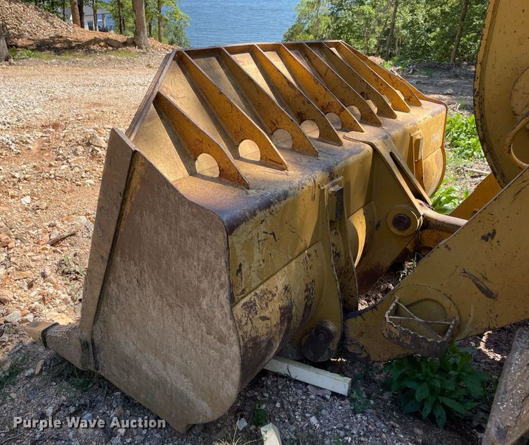 image for item JC9900 2004 Caterpillar 953C  track loader