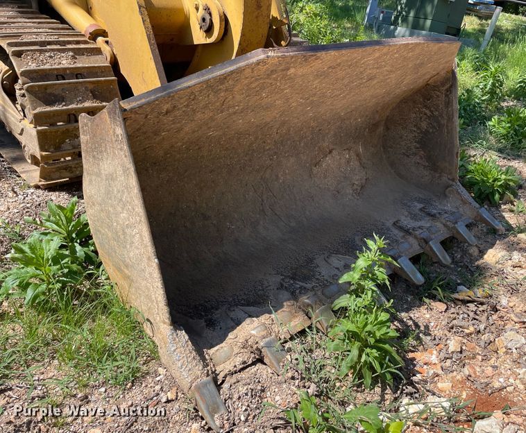 image for item JC9900 2004 Caterpillar 953C  track loader