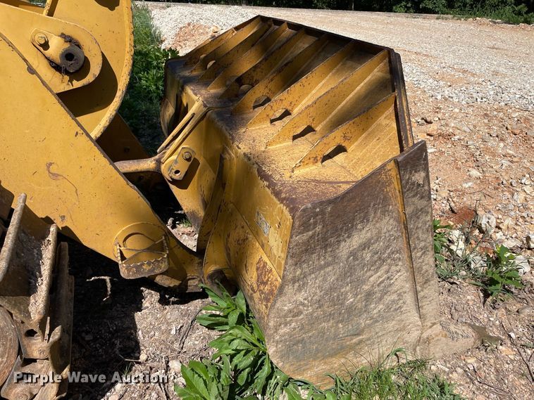 image for item JC9900 2004 Caterpillar 953C  track loader