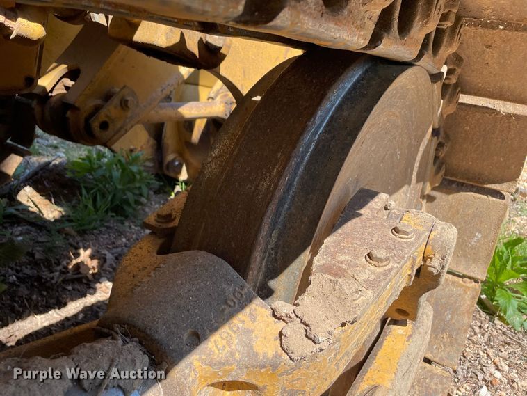 image for item JC9900 2004 Caterpillar 953C  track loader