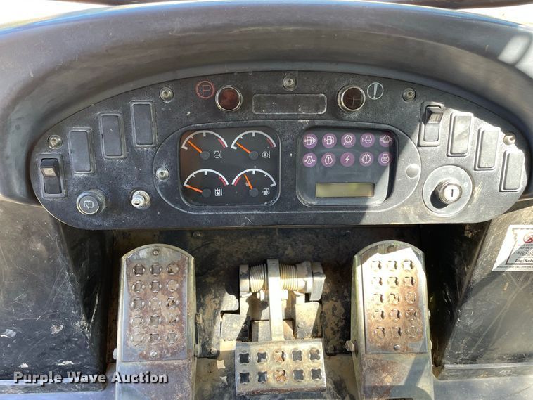 image for item JC9900 2004 Caterpillar 953C  track loader