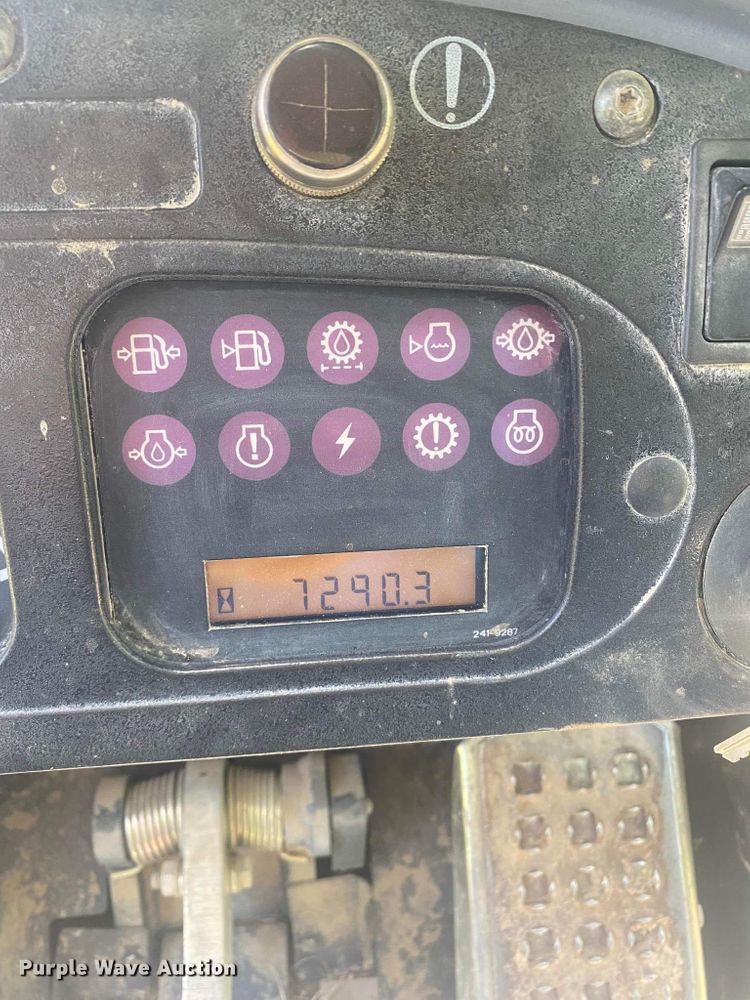 image for item JC9900 2004 Caterpillar 953C  track loader