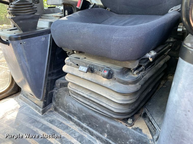 image for item JC9900 2004 Caterpillar 953C  track loader