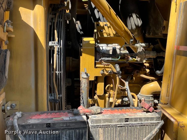 image for item JC9900 2004 Caterpillar 953C  track loader