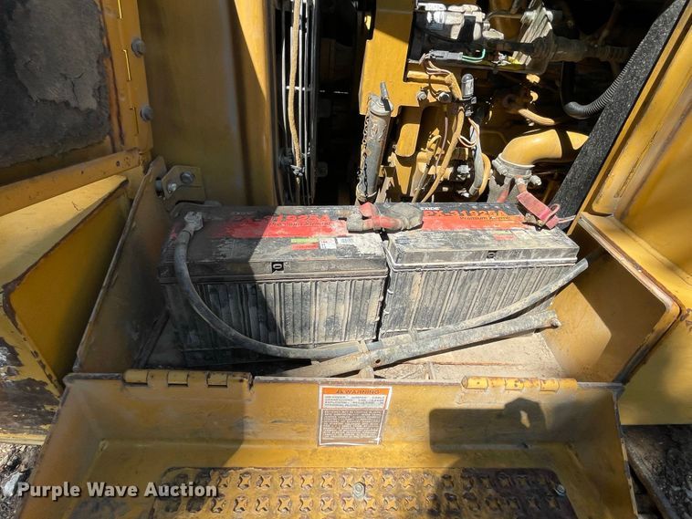 image for item JC9900 2004 Caterpillar 953C  track loader