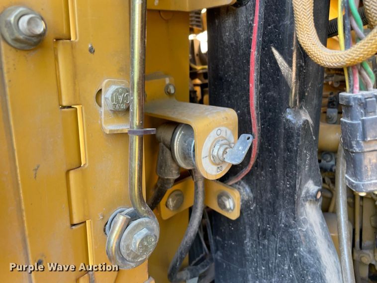 image for item JC9900 2004 Caterpillar 953C  track loader