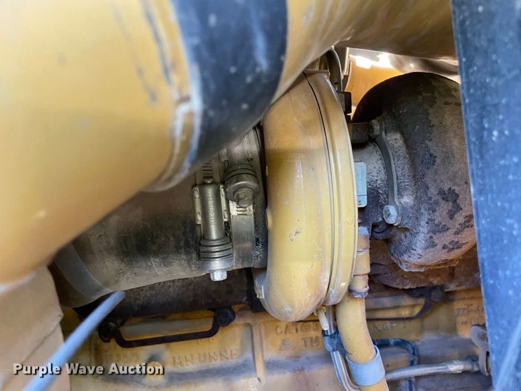 image for item JC9900 2004 Caterpillar 953C  track loader