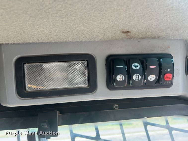 image for item JM9234 2016 Caterpillar 289D  skid steer loader