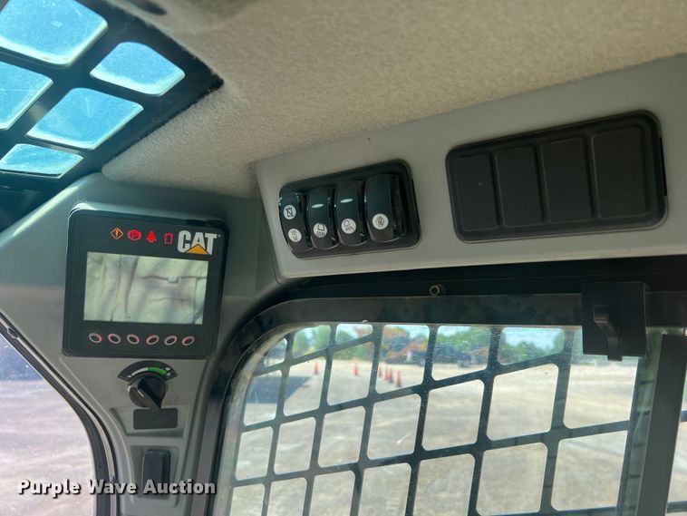 image for item JM9234 2016 Caterpillar 289D  skid steer loader