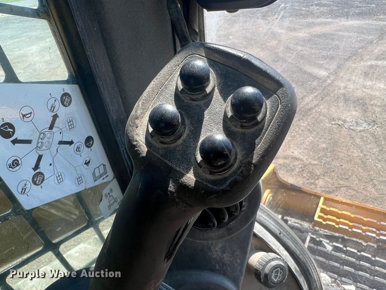 image for item JM9234 2016 Caterpillar 289D  skid steer loader