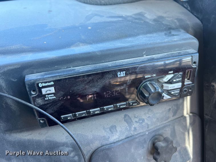 image for item JM9234 2016 Caterpillar 289D  skid steer loader