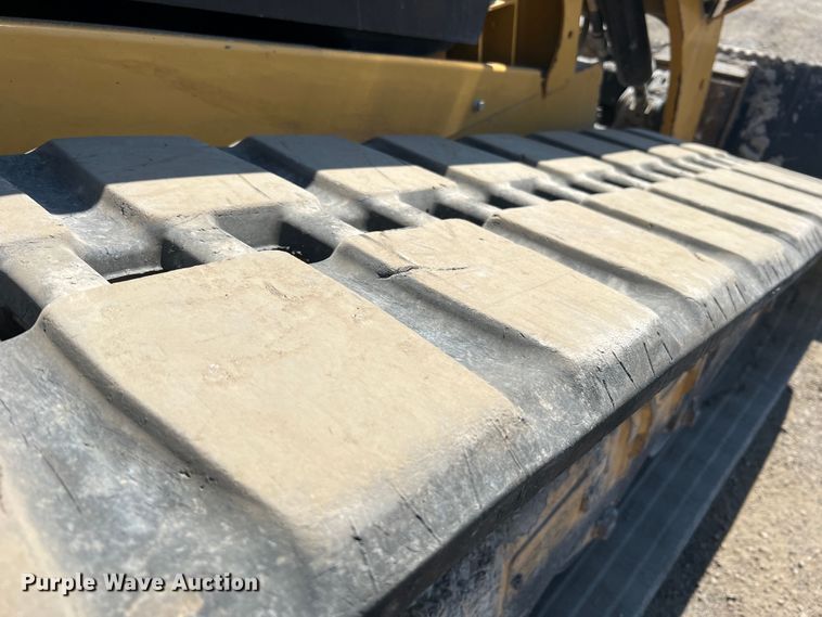 image for item JM9234 2016 Caterpillar 289D  skid steer loader