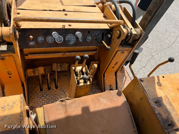 image for item JM9241 1980 Case 1150C  track loader
