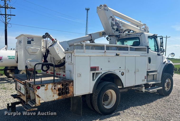 image for item JM9251 2005 Freightliner Business Class M2  bucket truck