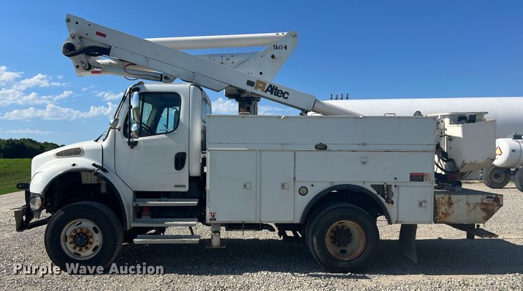 image for item JM9251 2005 Freightliner Business Class M2  bucket truck