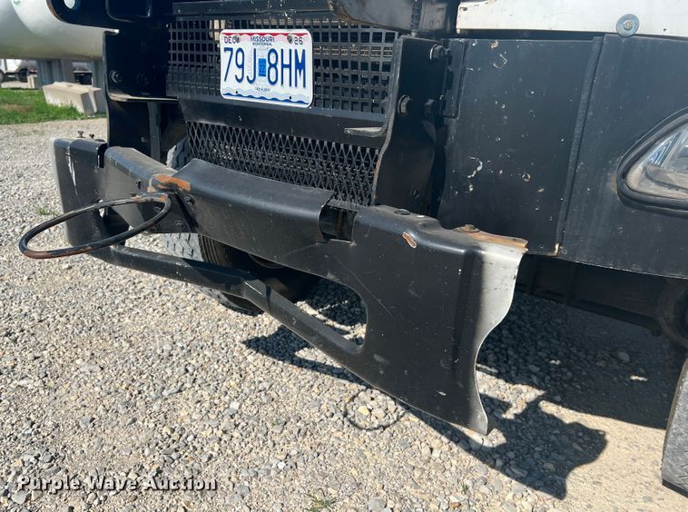 image for item JM9251 2005 Freightliner Business Class M2  bucket truck