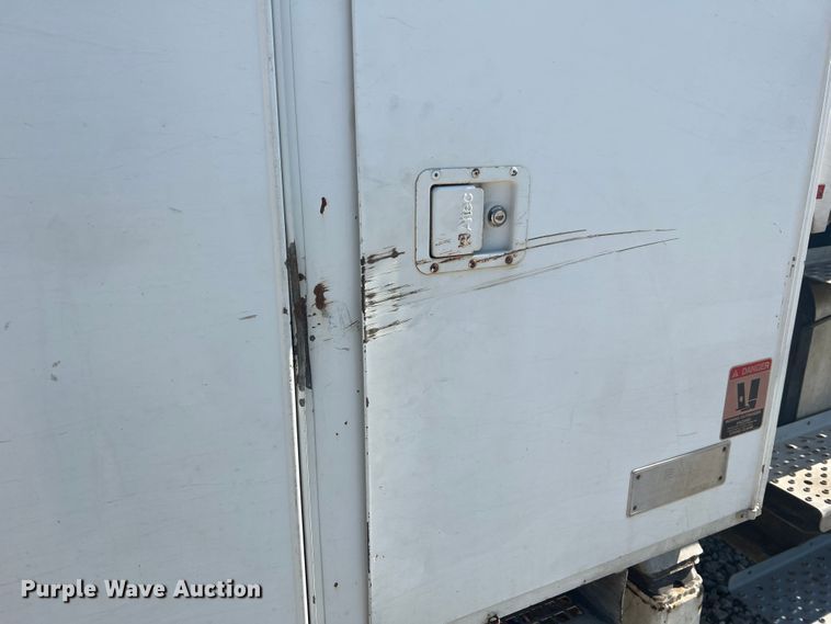 image for item JM9251 2005 Freightliner Business Class M2  bucket truck