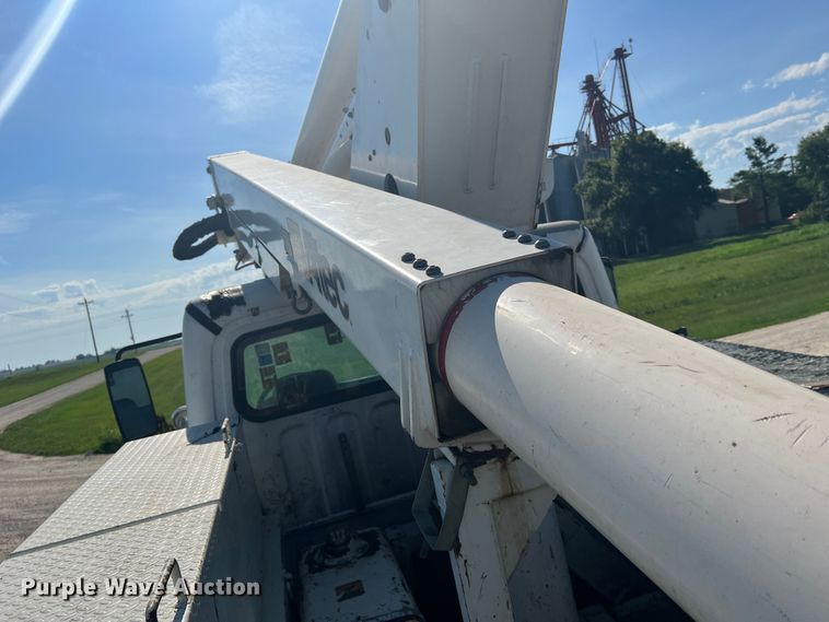 image for item JM9251 2005 Freightliner Business Class M2  bucket truck