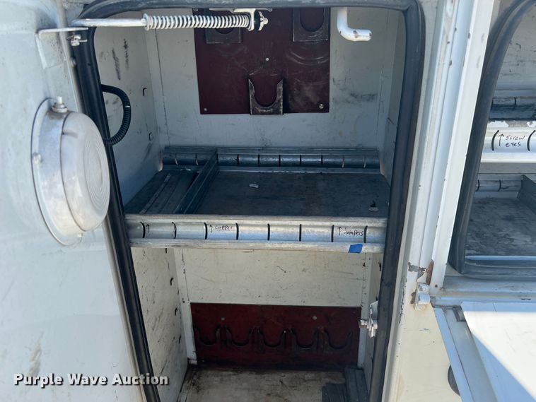 image for item JM9251 2005 Freightliner Business Class M2  bucket truck