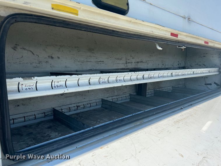 image for item JM9251 2005 Freightliner Business Class M2  bucket truck