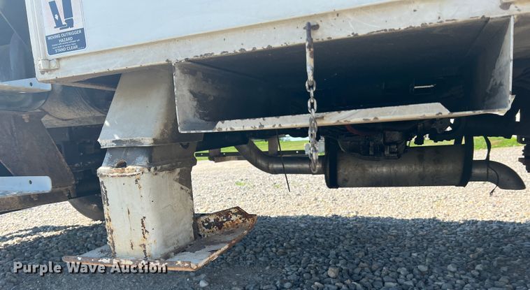 image for item JM9251 2005 Freightliner Business Class M2  bucket truck