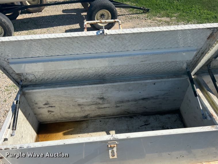 image for item JM9251 2005 Freightliner Business Class M2  bucket truck