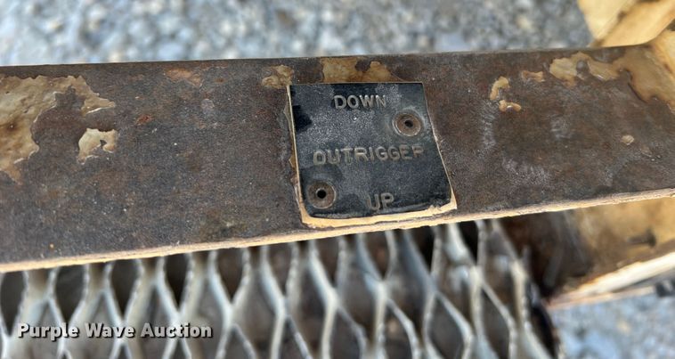 image for item JM9251 2005 Freightliner Business Class M2  bucket truck