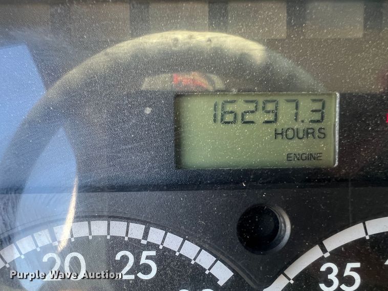 image for item JM9251 2005 Freightliner Business Class M2  bucket truck