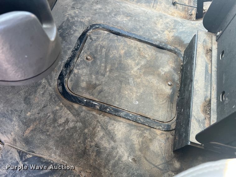 image for item JM9251 2005 Freightliner Business Class M2  bucket truck