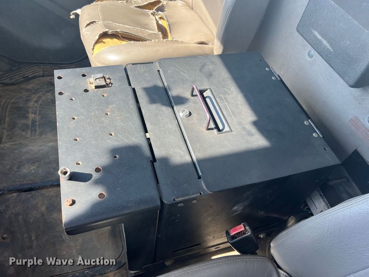 image for item JM9251 2005 Freightliner Business Class M2  bucket truck