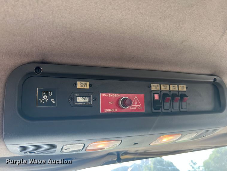 image for item JM9251 2005 Freightliner Business Class M2  bucket truck