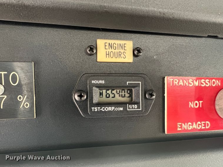 image for item JM9251 2005 Freightliner Business Class M2  bucket truck