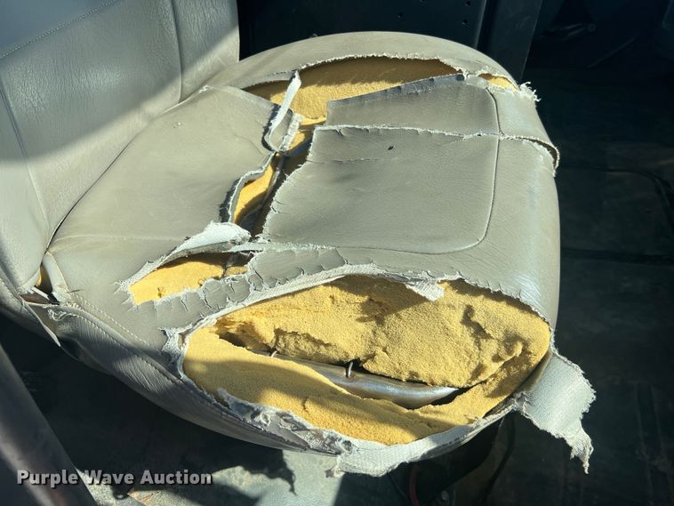 image for item JM9251 2005 Freightliner Business Class M2  bucket truck