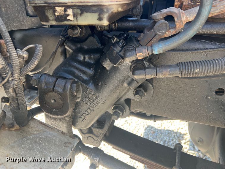 image for item JM9251 2005 Freightliner Business Class M2  bucket truck