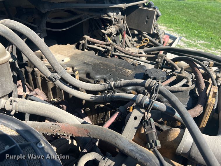 image for item JM9251 2005 Freightliner Business Class M2  bucket truck