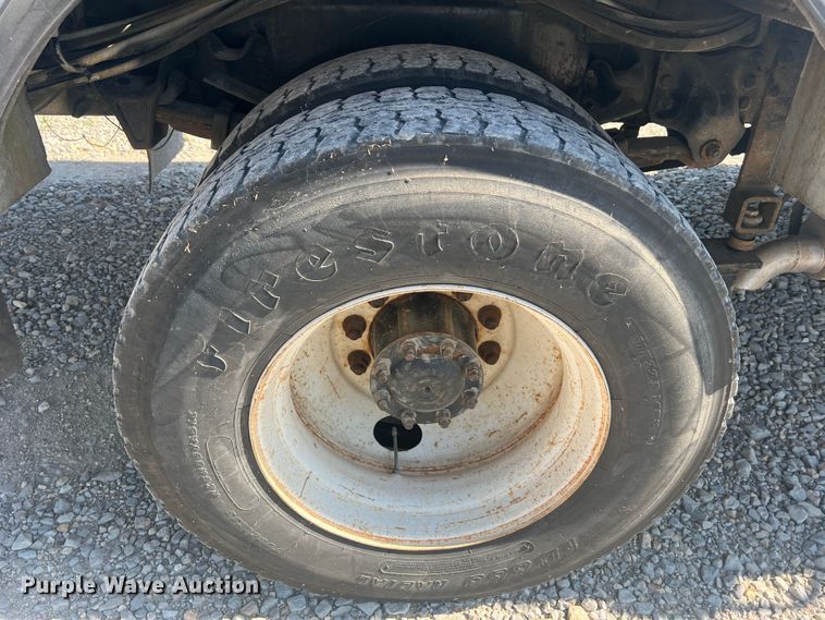 image for item JM9251 2005 Freightliner Business Class M2  bucket truck