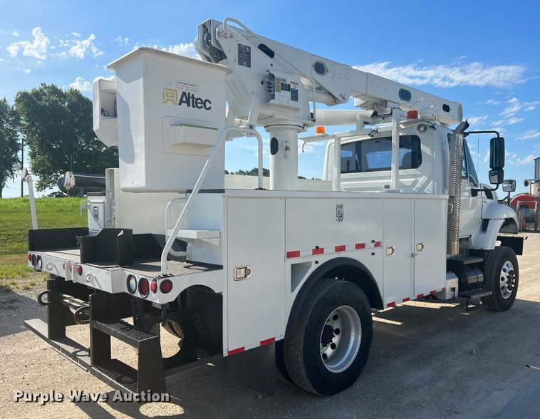 image for item JM9252 2011 International WorkStar 7300  bucket truck