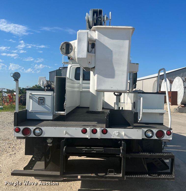 image for item JM9252 2011 International WorkStar 7300  bucket truck