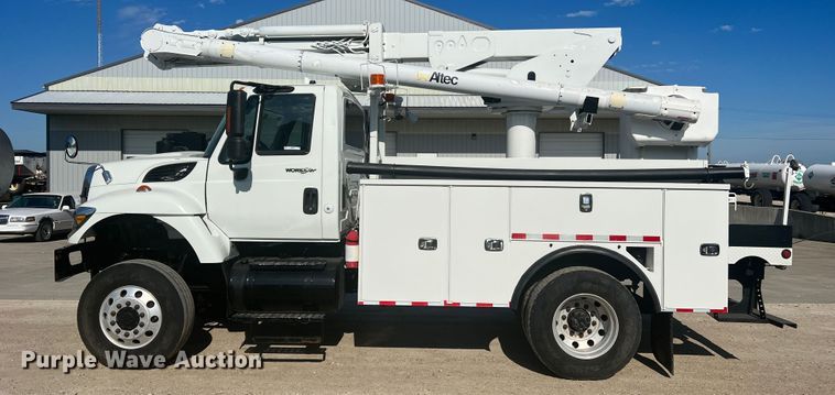 image for item JM9252 2011 International WorkStar 7300  bucket truck